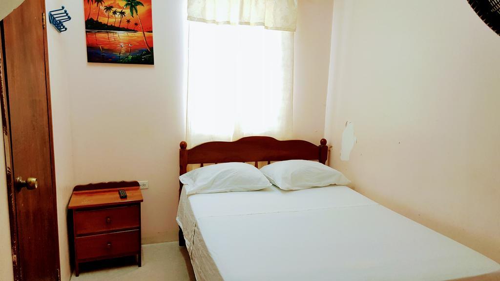 Sea Breeze Guest House Kota Belize Bagian luar foto